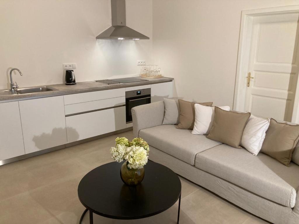 City Center Apartments براغ المظهر الخارجي الصورة